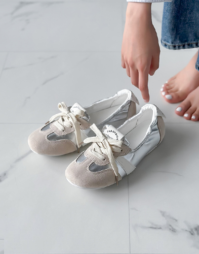 부드러운 쿠셔닝 스니커즈 편안한 착화감의 코리아 무드 (상품번호: AT-2941)