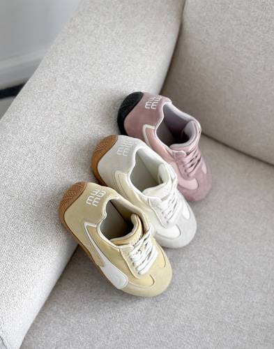 하루 종일 신어도 편안한 최고급 쿠션 데일리 운동화 1A8ZG8