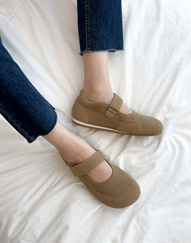 깔끔한 디자인의 워킹화 데일리 운동에 딱! (상품번호: KM-3378)